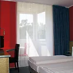 Am Buschkrugpark Otel Berlin
