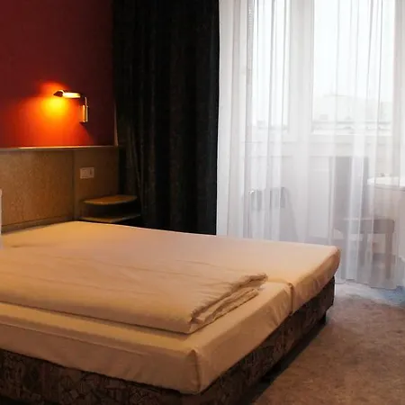Hotel Am Buschkrugpark 2*