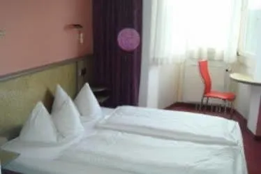 Hotel Am Buschkrugpark 2*